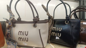کیف miu miu 😍😍  ظرافتی که در نگاه اول دیده میشه !!!!